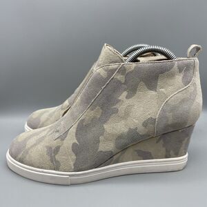 Stylish Camouflage Wedge Ankle Boots